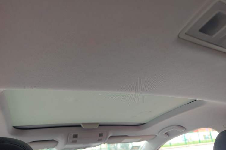 Used Volkswagen Golf 2014 1.6L Automatic Comfort Model Headliner