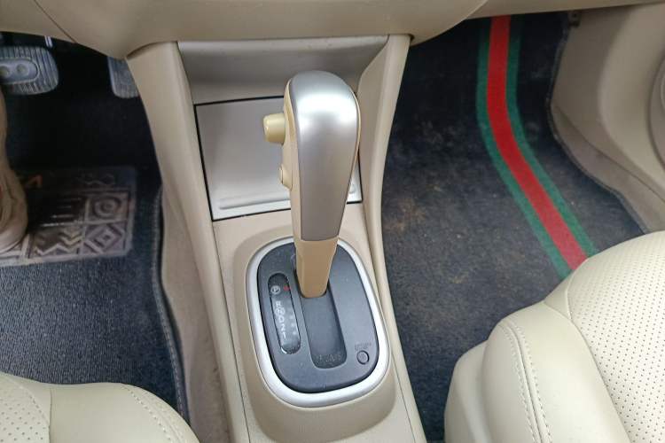 Used Nissan Sylphy 2016 Classic 1.6XE Automatic Comfort Edition Gear Lever