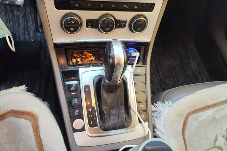 Used Volkswagen Magotan 2013 2.0 TSI Prestige Model Gear Lever