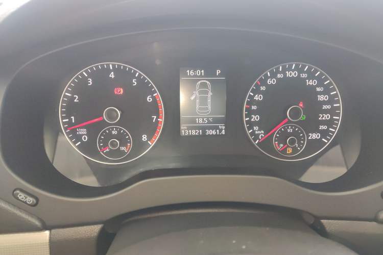 Used Volkswagen Sagitar 2014 Revised Version 1.4TSI Automatic Luxury Edition Instrument Cluster