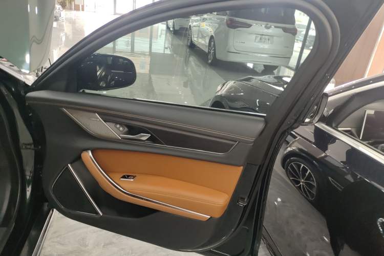 Used Jaguar XFL 2023 XFL 2.0T P250 Two-Wheel-Drive Elite Sport Edition