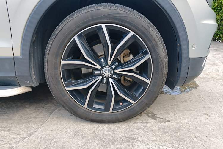 Used Volkswagen Tiguan L 2020 330TSI Automatic Two-Wheel Drive Smart Luxury Edition China VI Standard