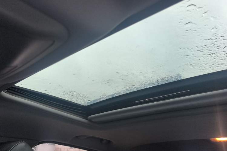 Used Peugeot 3008 2015 2.0L Manual Classic Edition Headliner