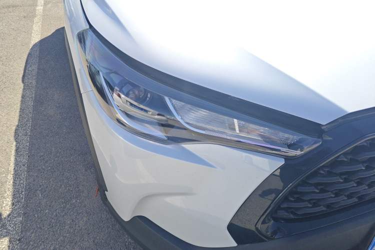 Used Toyota Corolla Cross 2023 2.0L Pioneer Edition Right Front Headlight