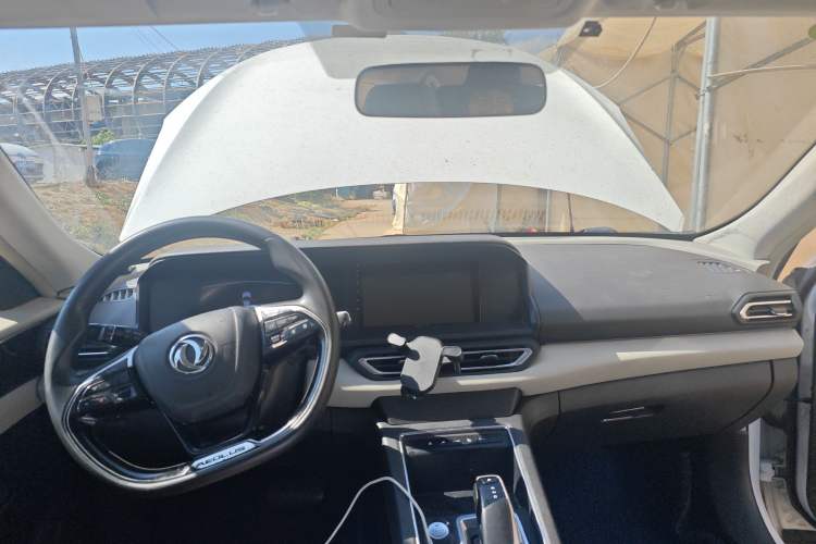 Used Dongfeng Aeolus E70 2021 Revised Version 500 Ultra-Comfort Edition Center Console