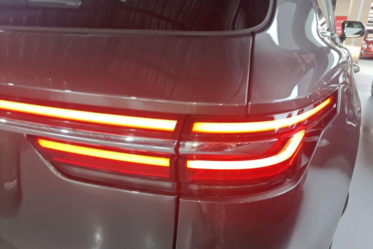 Used Li Auto ONE 2021 Extended-Range 6-Seater Version Right Rear Taillight