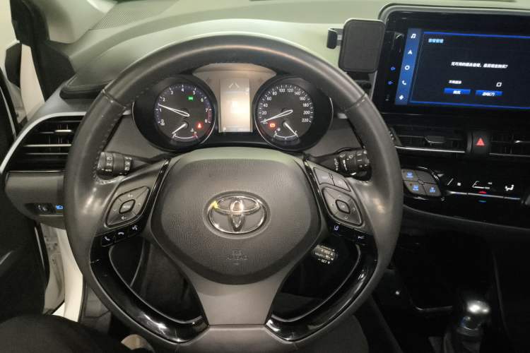 Used Toyota IZOA 2021 2.0L Yichi Version
