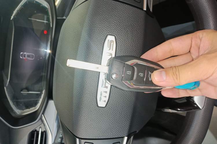 Used SAIC MAXUS Dajia 5 2022 430 km Elite Version 7-Seater