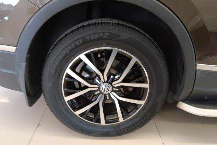 Used Volkswagen Tiguan L 2017 330TSI Automatic Two-Wheel Drive Luxury Edition