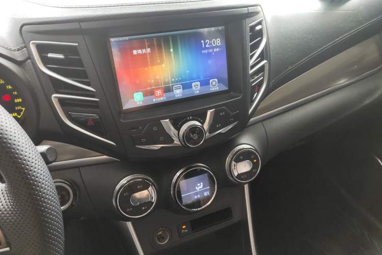 Used BYD Song 2016 GaiShi Edition 1.5TI Manual Elite Model Audio And AC Panel