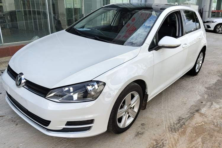 Ojetý Volkswagen Golf 2016 230TSI Automatic Comfort Version
