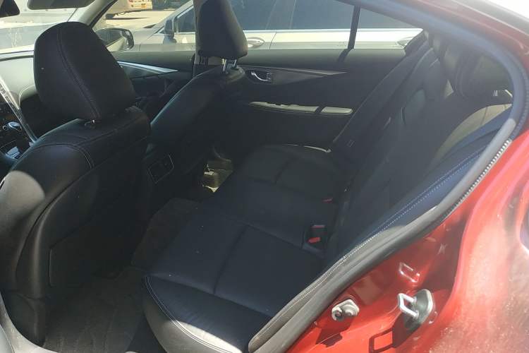 Used Infiniti Q50L 2018 2.0T Enjoyment Version China VI Standard
