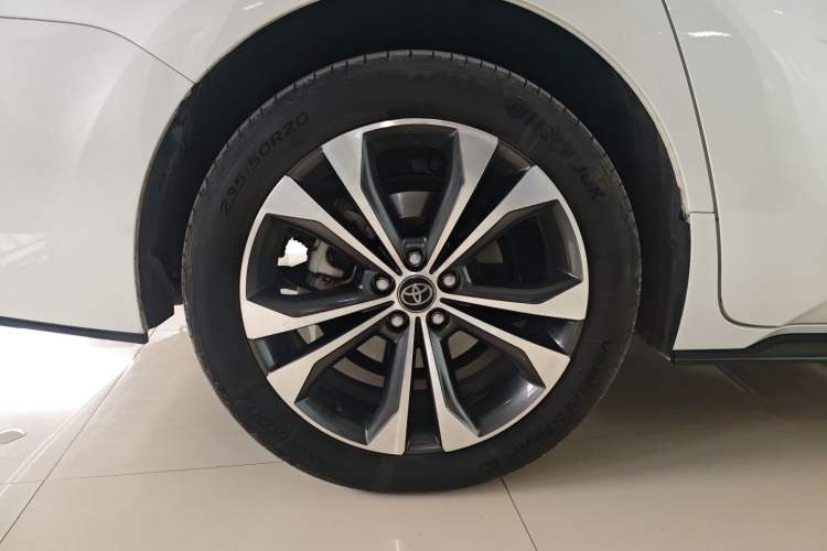 Used Toyota Granvia 2022 2.5L Hybrid Premium Edition