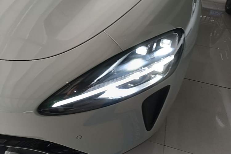 Used Xiaomi Auto SU7 2024 Rear-Drive Long-Range Intelligent Driving Version Left Front Headlight
