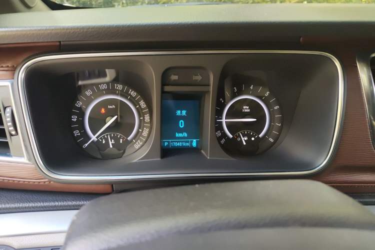 Used Buick GL8 2018 28T Luxury Model China VI Standard