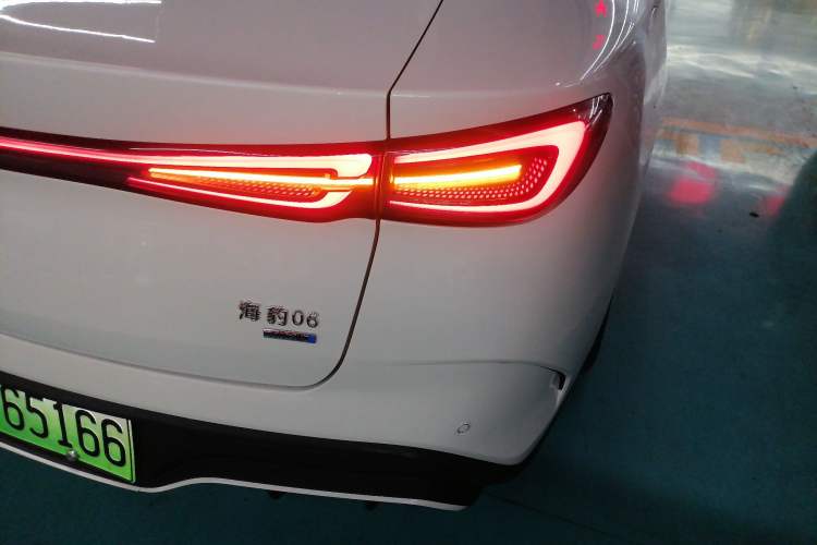 Used BYD Seal 06 New Energy 2025 DM-i Smart Drive 120KM Prestige Model Right Rear Taillight