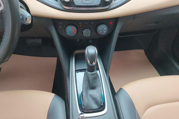 Used Chevrolet Monza 2022 320 Automatic Enjoyment Sunroof Version
