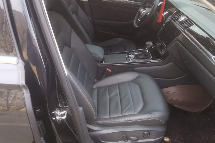 Used Volkswagen Phideon 2018 Revised Version 380TSI Two-Wheel Drive Business Edition
