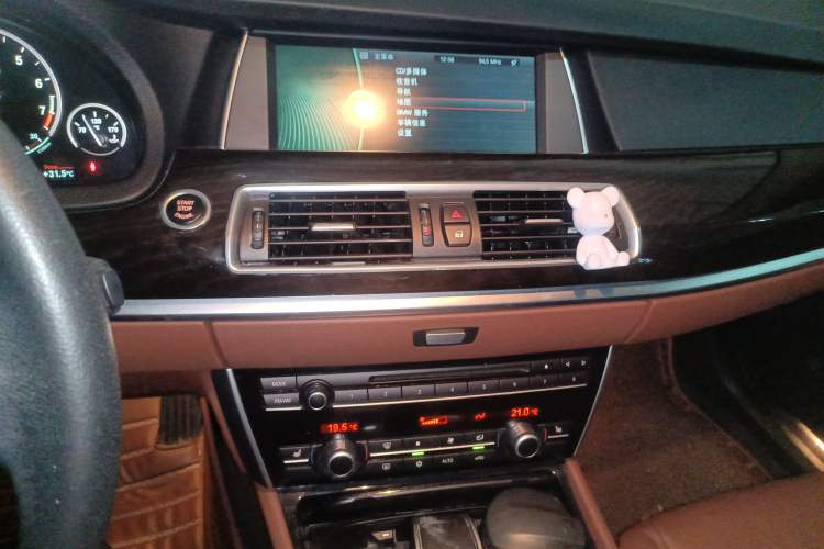 Used BMW 5 Series GT 2011 535i Elegant Edition Audio And AC Panel