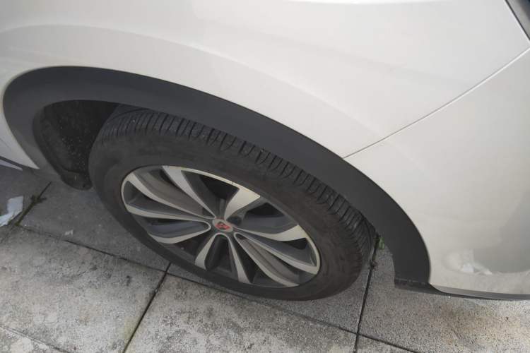 Used Roewe RX5 MAX 2019 300TGI Automatic Intelligent Driving Health Cabin Edition Right Front Wheel Hub