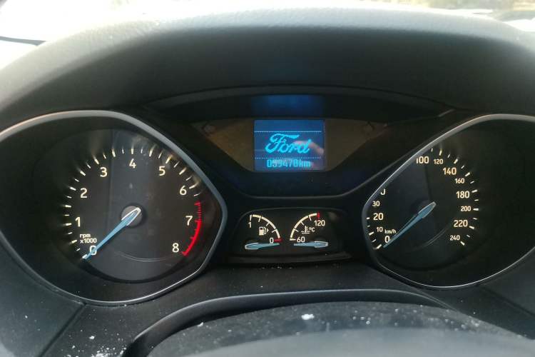 Used Ford Focus 2015 Sedan 1.6L Manual Fashion Edition Odometer Close Up