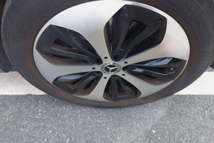 Used Mercedes-Benz GLB 2022 GLB 220 Fashion Model Right Front Wheel Hub