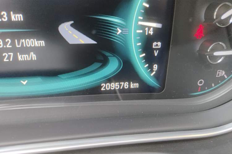 Used Buick Regal 2015 1.6T Elite Tech Model Odometer Close Up