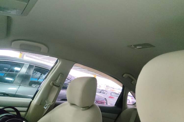 Used Nissan Sylphy 2012 Classic 1.6XE Automatic Comfort Edition Headliner