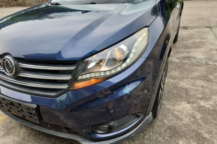 Used Dongfeng Fengon 580 2016 1.5T Manual Luxury Edition Left Front Headlight