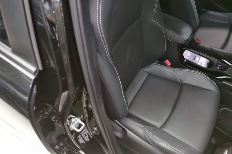 Used Toyota FRONTLANDER 2022 2.0L CVT Luxury PLUS Edition
