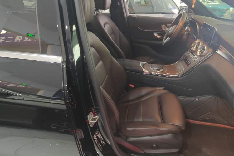 Used Mercedes-Benz GLC 2022 Refreshed GLC 300 L 4MATIC Dynamic Edition Prestige Version Right Front Seat