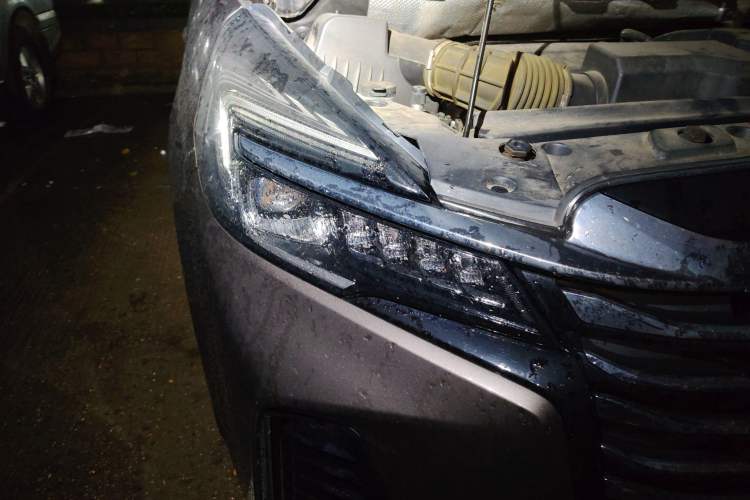 Used Buick GL8 2023 Land Executive Class Comfort Model
