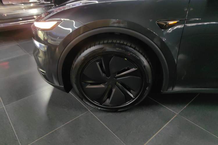 Used Tesla Model Y 2025 Long-Range All-Wheel Drive First Edition