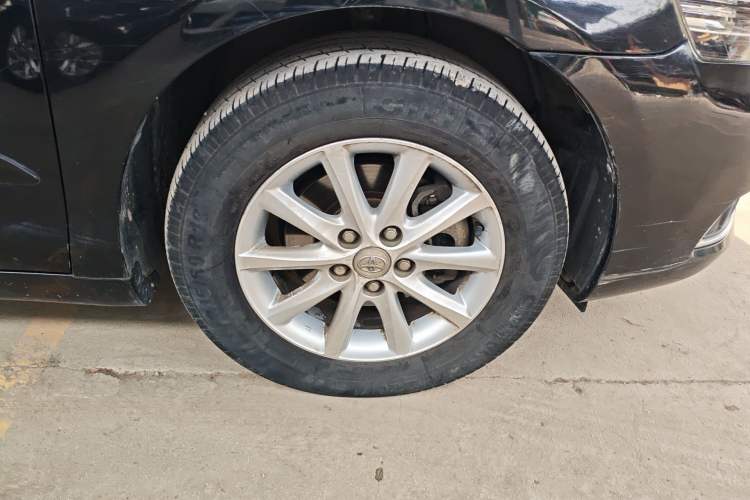 Used Toyota Camry 2013 200E Classic Elite Edition Right Front Wheel Hub