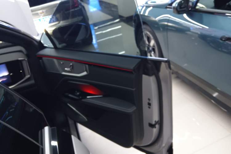 Used HiPhi Y 2023 560 km Pioneer Edition