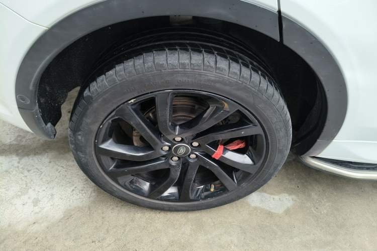 Used Land Rover Discovery Sport 2019 240 PS SE Dynamic Version China VI Standard
