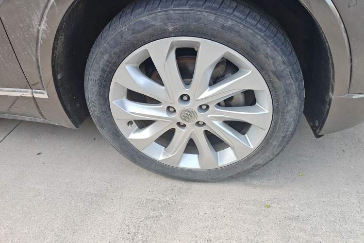 Used Buick Envision 2014 28T All-Wheel-Drive Versatile Sports Flagship Edition Right Front Wheel Hub
