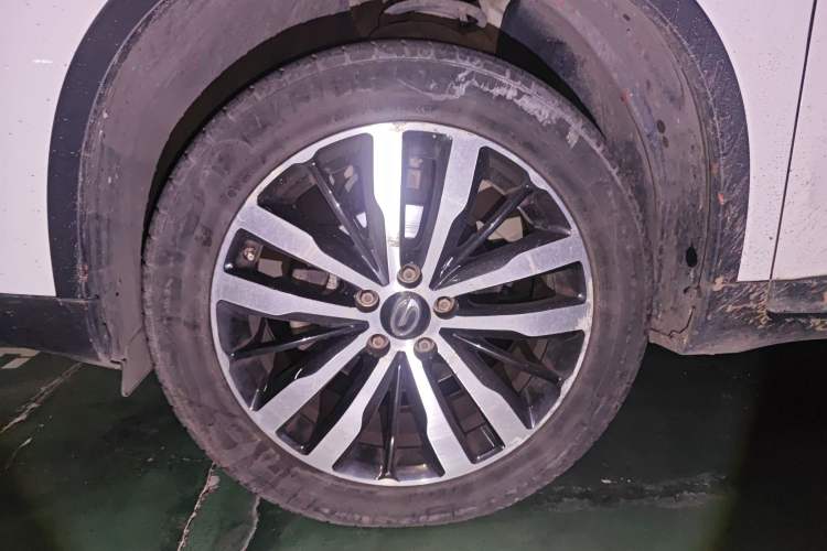 Used GAC Trumpchi GS4 2017 235T Manual Two-Wheel Drive Luxury Edition Right Front Wheel Hub