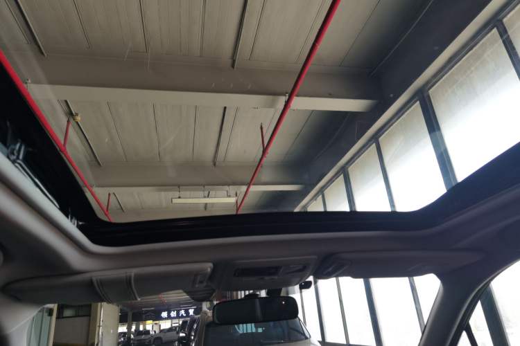 Used Subaru Forester 2016 2.5i Luxury Navigation Edition
