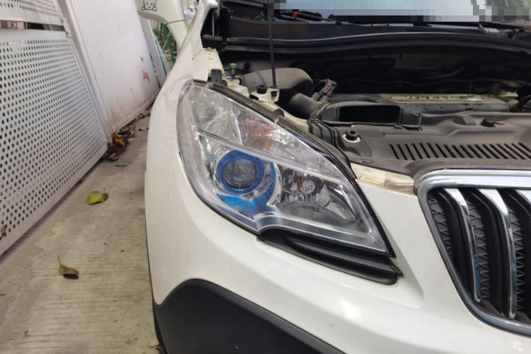 Used Buick Encore 2015 1.4T Automatic Two-Wheel Drive Urban Elite Version Right Front Headlight