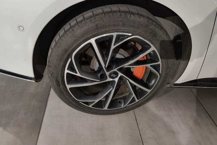 Used IM L7 2022 Dynamic Model Right Rear Wheel Hub