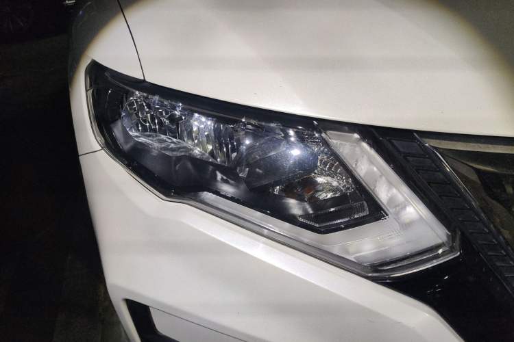 Used Nissan X-Trail 2019 2.0L CVT Smart Connect Comfort Edition 2WD Right Front Headlight