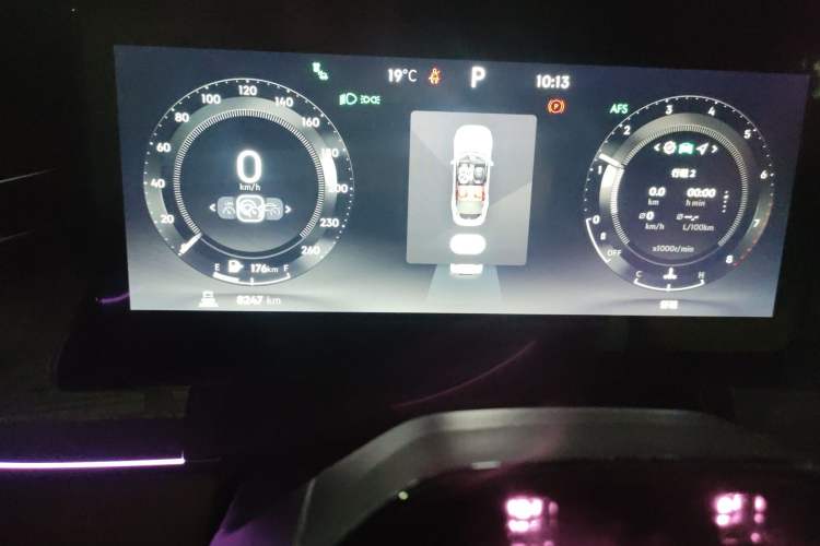 Used Lynk & Co 09 2024 2.0T Four-Wheel Drive Sport Edition Five Seats Odometer Close Up