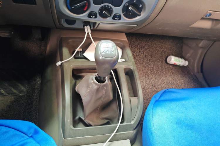 Used JMC Baodian 2013 2.8T Two-Wheel Drive Comfortable Value Edition JX493ZLQ4F Gear Lever