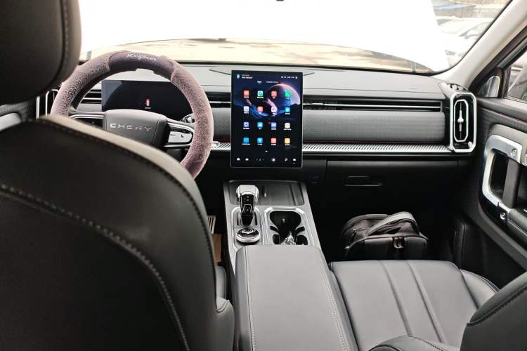 Used Chery Explore 06 2025 Urban Edition 1.6T Two-Wheel Drive Luxury Center Console