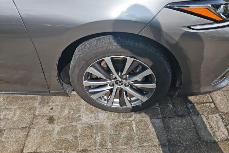 Used Lexus ES 2020 200 Excellence Edition
