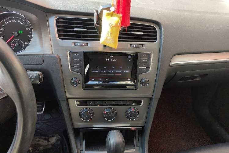 Used Volkswagen Golf 2014 1.4TSI Automatic Luxury Model