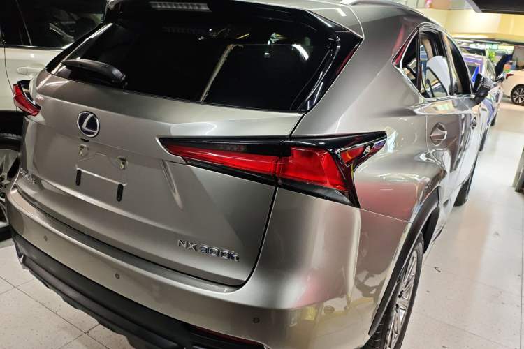 Used Lexus NX 2020 300h Front-Drive FENGSHANG Version China VI Standard
