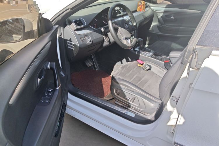 Used Volkswagen FAW-Volkswagen CC 2015 2.0 TSI Luxury Model
