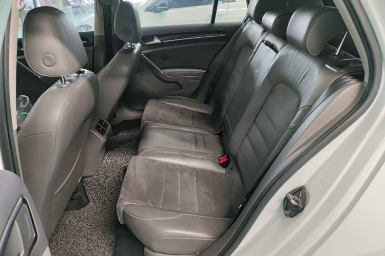 Used Volkswagen Golf 2015 1.4TSI Automatic Flagship Model
